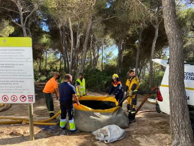 Conat d'incendi al bosc de Cala Agulla