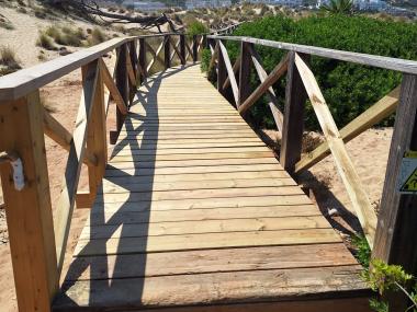 Reoberta la passarel·la de Cala Mesquida