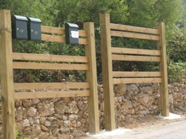 Primeres bústies en els camins de finques