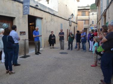 Andreas Wiehl instal·la una exposició permanent a la façana del centre Melis Cursach