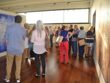 Joan Bennàssar inaugura ‘On rompen les ones’ al Centre Cap Vermell