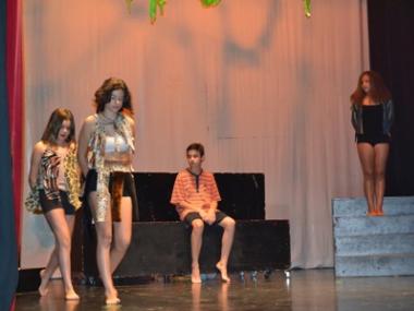 L’Escola de teatre de juliol mostra la feina feta damunt l’escenari
