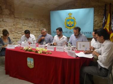 L’Ajuntament signa el conveni d’ajuts als estudis universitaris 