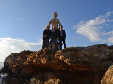 Es retiren les escultures de Bennàssar del passeig Marítim de Cala Rajada i  es dóna per finalitzada l’exposició