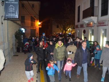 La picarolada es consolida com a inici de les festes de Sant Antoni a Capdepera amb gran participació