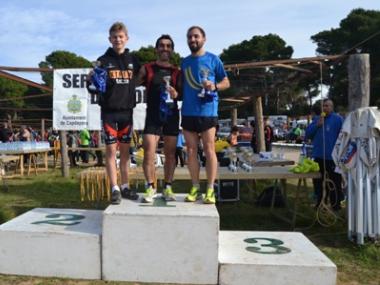 Daniel Muñoz i Catalina Roig campions del XI Cross popular platja de cala Agulla