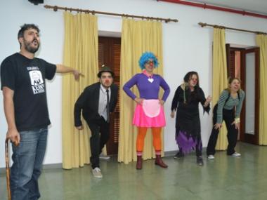 Moltes rialles al curset de clown organitzat pel Centre Jove