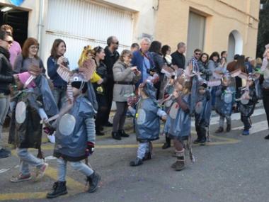 Els nins i nines de S'Alzinar omplen Capdepera d'animals