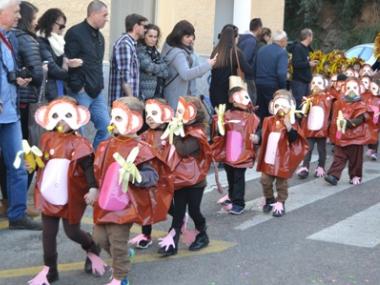 Els nins i nines de S'Alzinar omplen Capdepera d'animals