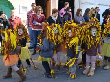 Els nins i nines de S'Alzinar omplen Capdepera d'animals