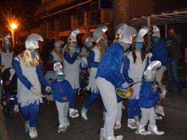 Centenars de persones desfilen per les rues de Capdepera