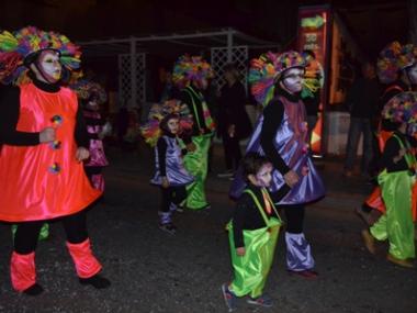 Centenars de persones desfilen per les rues de Capdepera