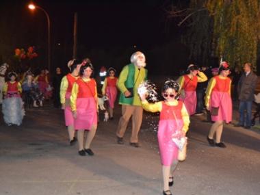 Centenars de persones desfilen per les rues de Capdepera