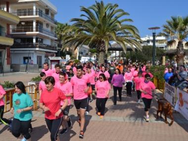 200 persones participen a la cursa per la dona