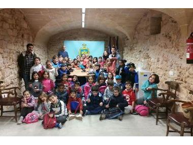 Els nins i nines de S’Auba visiten l’Ajuntament