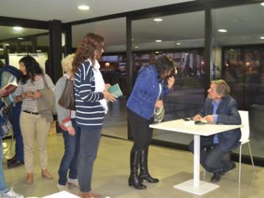 Carles Capdevila omple el Centre Cap Vermell amb la seva conferència Educar amb humor