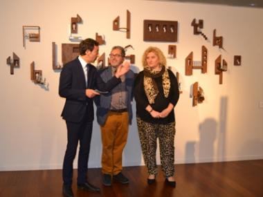 Moisès Gil inaugura la segona part de l’exposició ‘Estructura-Cos-Espai’