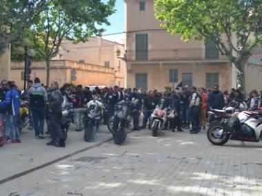 Capdepera es torna a omplir de fum i olor de goma