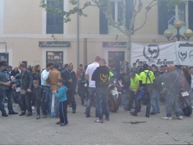  Capdepera es torna a omplir de fum i olor de goma