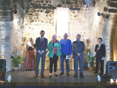 Dotze turistes reben un guardó per premiar la seva fidelitat amb Capdepera