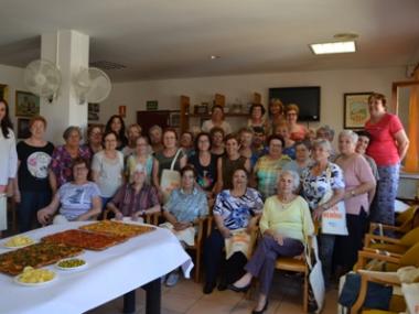 Els 36 alumnes del taller de memòria celebren la cloenda del curs 