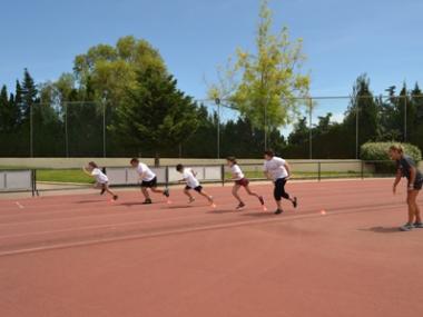 Els alumnes de S’Alzinar coneixen l’atletisme amb Claudia Troppa