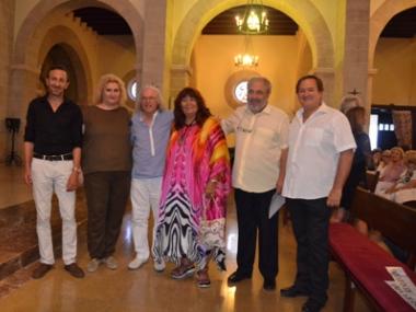 Gustavo dóna quatre vitralls a l’església de Cala Rajada