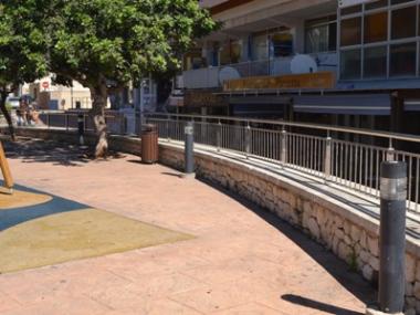 El parc infantil de la plaça Castellet millora en seguretat