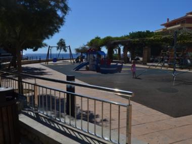 El parc infantil de la plaça Castellet millora en seguretat