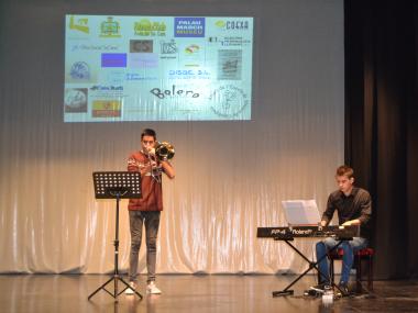L’Associació Amics de l’Escola de Música de Capdepera lliura els ajuts a alumnes i col•laboradors