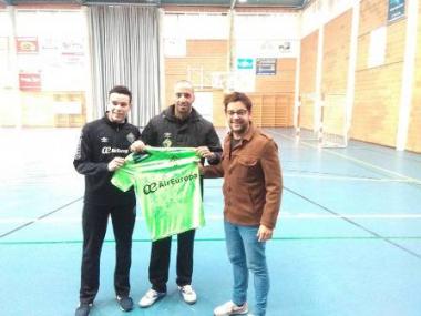 Els nins i nines de Capdepera viuen el futbol sala amb el Palma Futsal