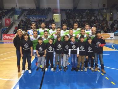 Els nins i nines de Capdepera viuen el futbol sala amb el Palma Futsal