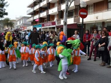 Els nins i nines de s'Auba es disfressen de Jocs