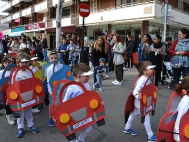 Els nins i nines de s'Auba es disfressen de Jocs