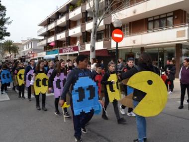 Els nins i nines de s'Auba es disfressen de Jocs
