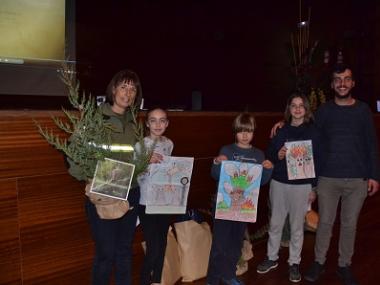Medi Ambient lliura els premis del concurs de dibuix ‘Ni 1 foc al bosc’