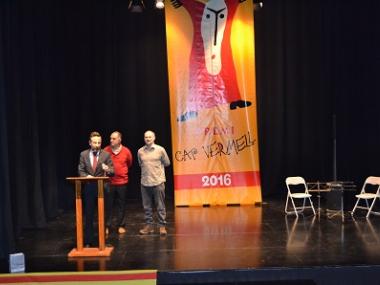 L'Associació Cap Vermell lliura el premi Cap Vermell 2016 a l'Hotel Cas Bombu