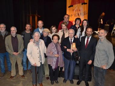 L'Associació Cap Vermell lliura el premi Cap Vermell 2016 a l'Hotel Cas Bombu