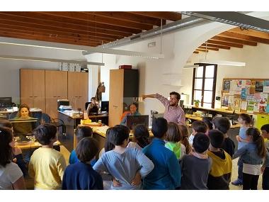 Els alumnes del CEIP S’Alzinar visiten l’Ajuntament