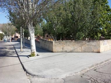 L’Ajuntament de Capdepera continua millorant el municipi amb la reparació de la voravia del carrer Baltasar Coves