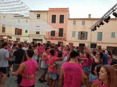 Capdepera es tenyeix de rosa pel Garbeo Gabellí