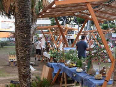 El cap de setmana de la Nit de les Arts acull artistes i públic a plaça del Centre Cap Vermell