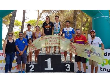 Sebastià Gelabert i Ana Soler, guanyadors de la X Triatló cala Agulla Wikiki