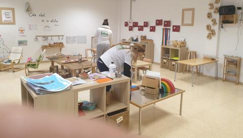 Neteja i desinfecció a fons als centres escolars municipals