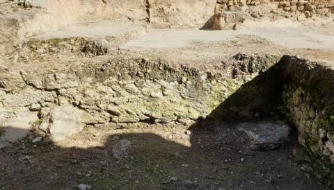 excavació dins el recinte del Castell de Capdepera