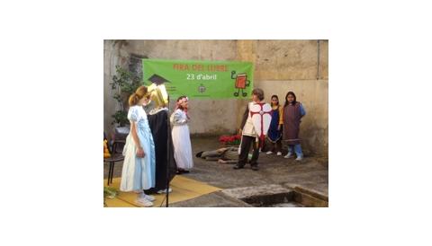 Contes japonesos i Sant Jordi plegats a la Biblioteca