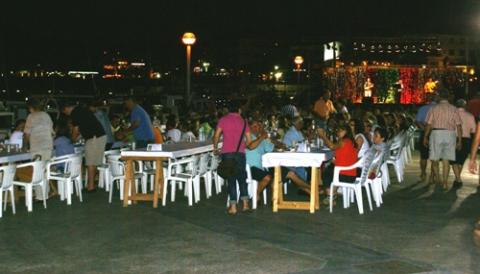 El moll s'omple amb el sopar solidari