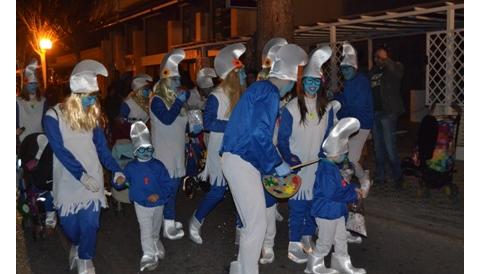 Centenars de persones desfilen per les rues de Capdepera