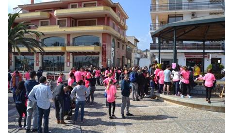 200 persones participen a la cursa per la dona