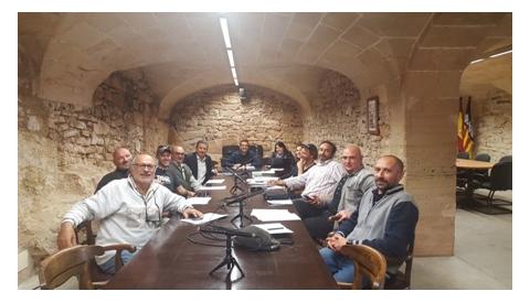 Medi Ambient es reuneix amb les empreses que explotaran les platges de Capdepera per preparar la present temporada
